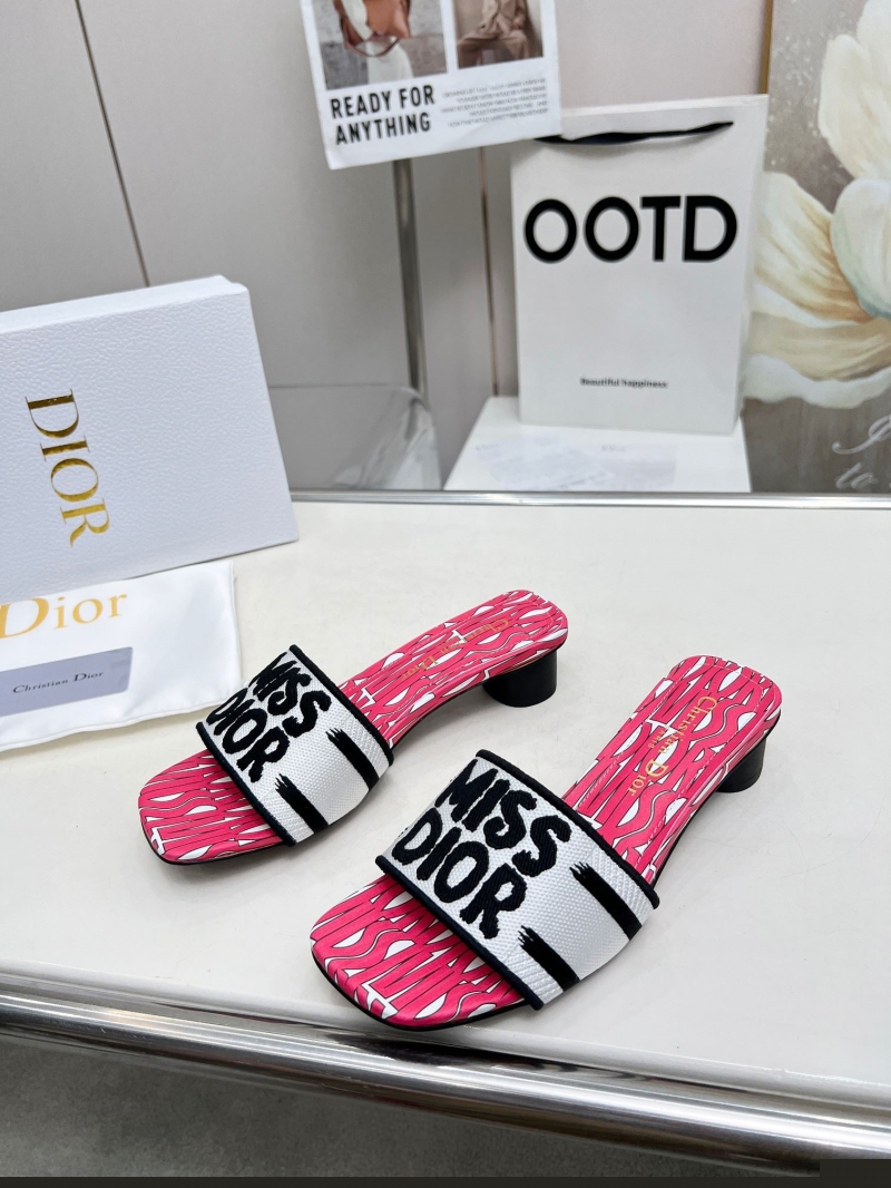 ch**an D*or slippers